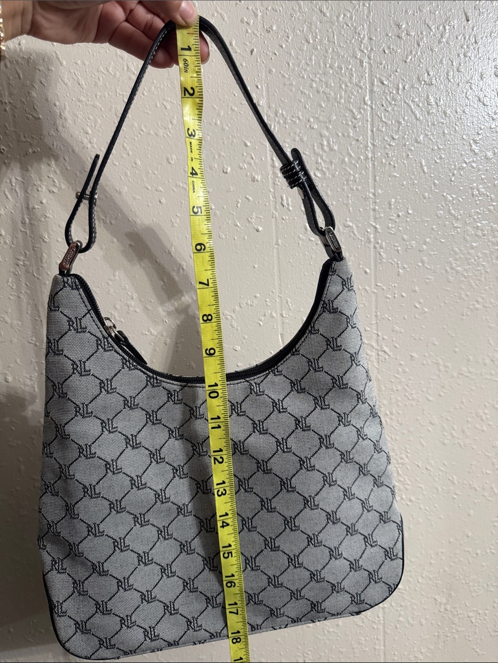 Ralph Lauren Gray Monogram Shoulder Bag with Black Trim - Picture 15 of 16